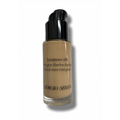 armani-luminous-silk-foundation-fondotinta-liquido-leggero-18ml (1)